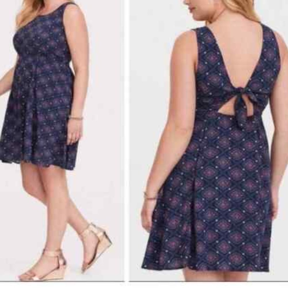 NWT TORRID Navy Blue with Red Medallion Tie-Back Challis Sleeveless Dress Sz 2X - Picture 1 of 8